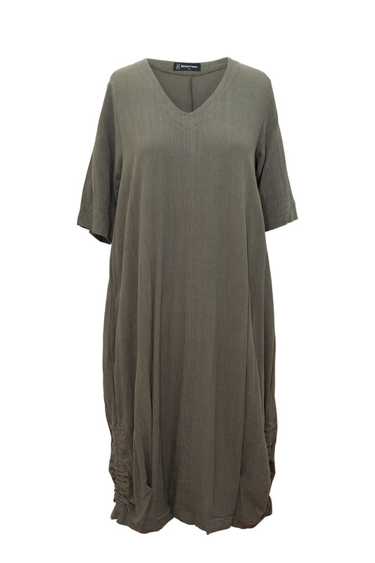 Bittermoon Viva Dress in Khaki – midi dress in linen blend with cocoon shape and side ruching. Short sleeves, v-neckline. Made in New Zealand.